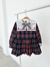 Load image into Gallery viewer, Vestido Navy Tartan 12m
