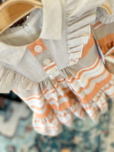 Load image into Gallery viewer, Vestido bebe lineas Naranja
